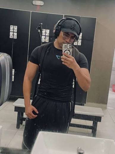 <em><strong>Carlos G.</strong></em>